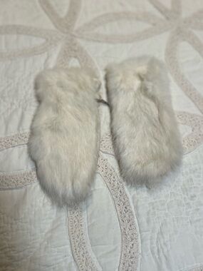 Vintage Women's white Rabbit Fur mittens - Cozy Furry